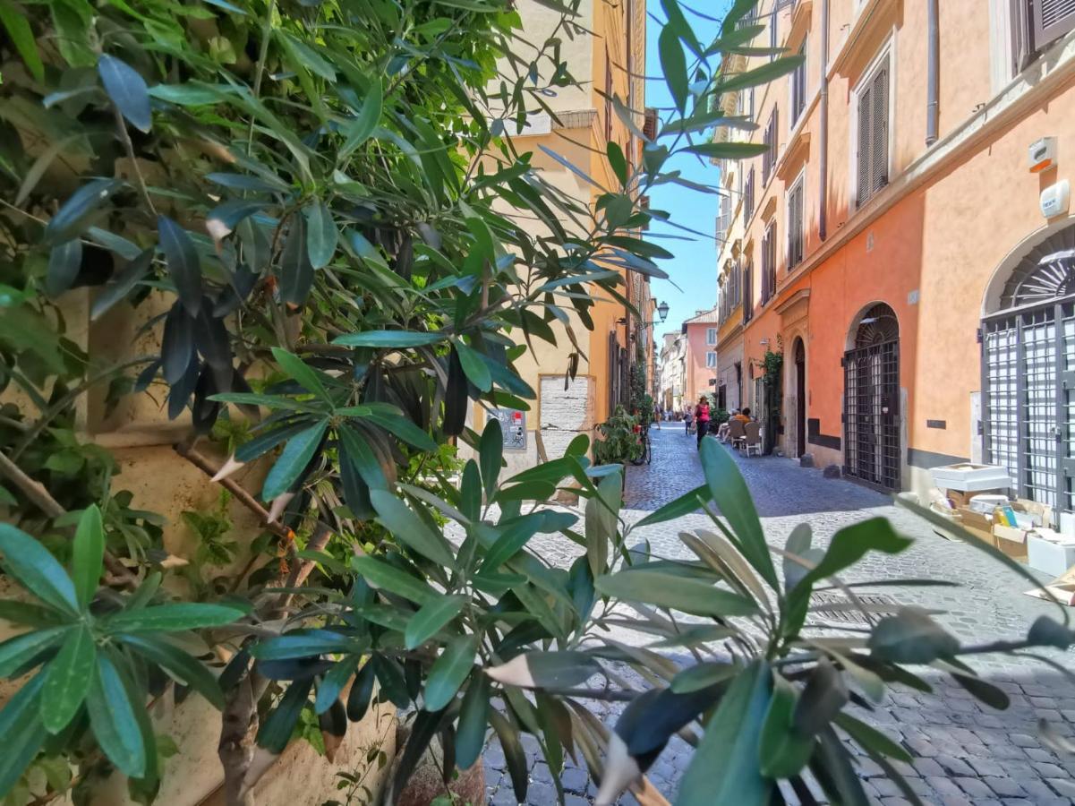 Romantica Navona, Rome